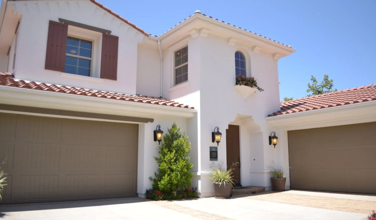 Top Signs Your Garage Door Needs Repair and When to Call a Pro